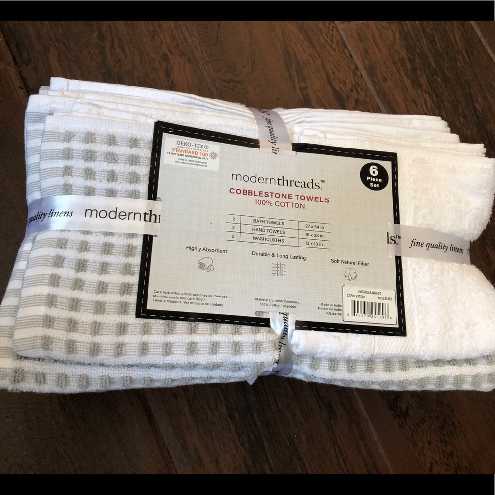 Modern Threads towel set white taupe NWT